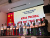 Phó Chủ tịch UBND tỉnh Lâm Đồng Nguyễn Minh trao Bằng khen của Chủ tịch UBND tỉnh tặng các tập thể, cá nhân có thành tích xuất sắc